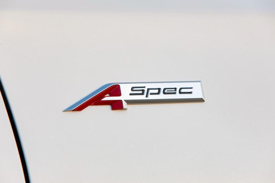 Логотип Acura ILX A-Spec 2018 года  (фото 17 из 52)